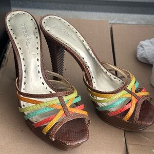 Guess Multi colored heels Size 8